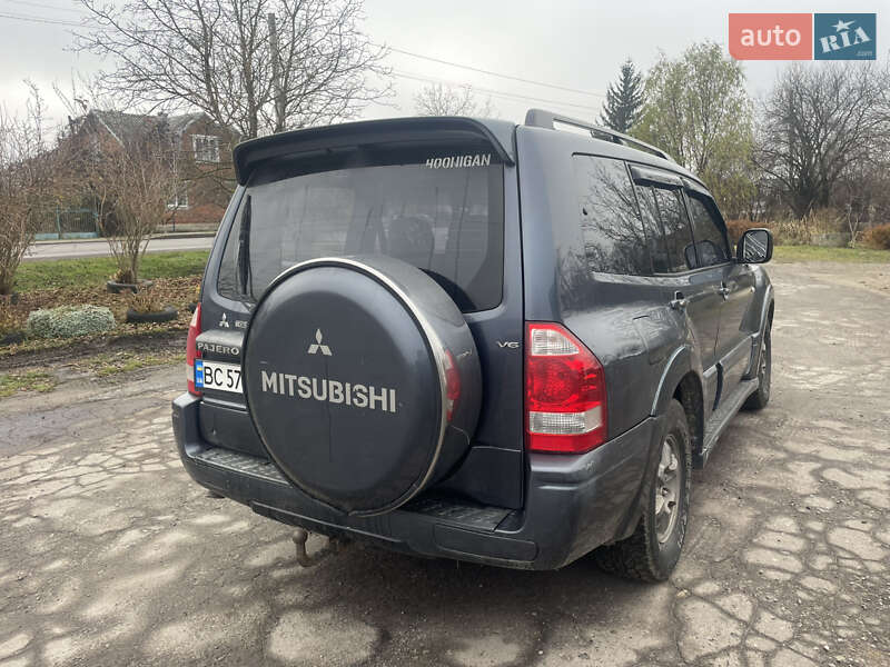 Позашляховик / Кросовер Mitsubishi Pajero 2006 в Львові