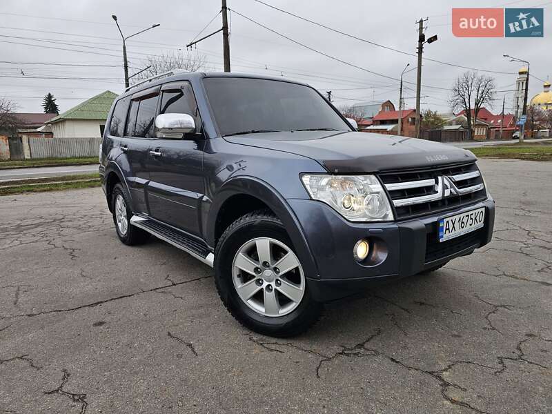Позашляховик / Кросовер Mitsubishi Pajero 2007 в Харкові