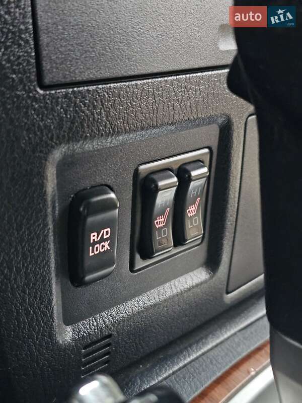 Позашляховик / Кросовер Mitsubishi Pajero 2007 в Харкові