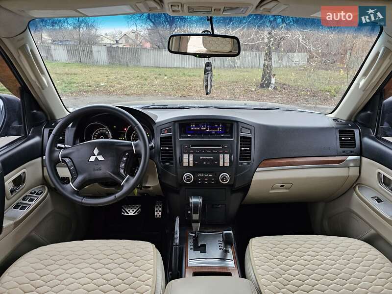 Позашляховик / Кросовер Mitsubishi Pajero 2007 в Харкові