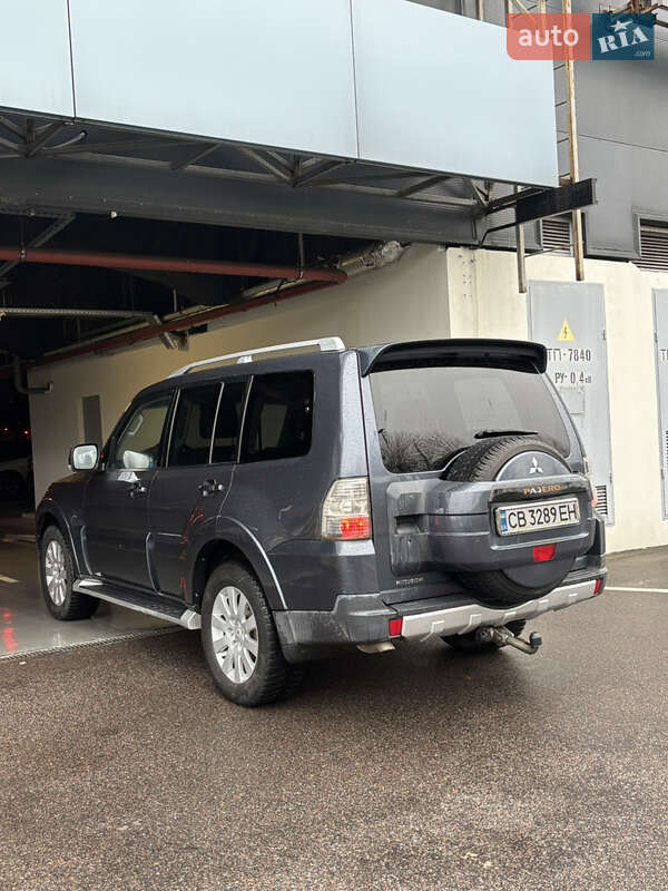 Внедорожник / Кроссовер Mitsubishi Pajero 2007 в Киеве
