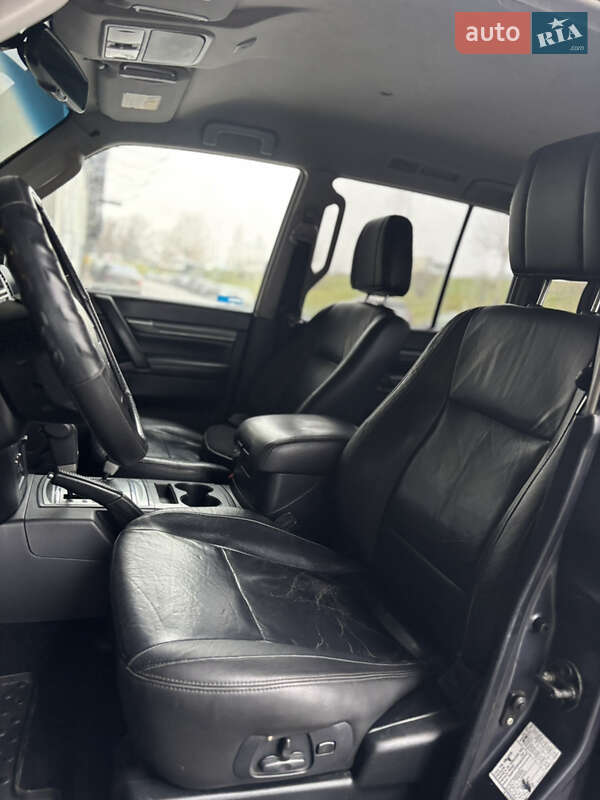 Внедорожник / Кроссовер Mitsubishi Pajero 2007 в Киеве