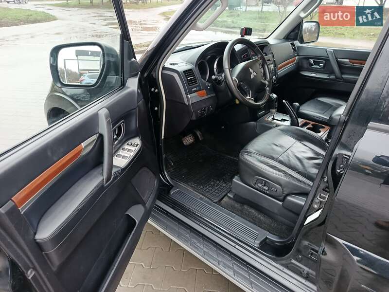Внедорожник / Кроссовер Mitsubishi Pajero 2008 в Звенигородке