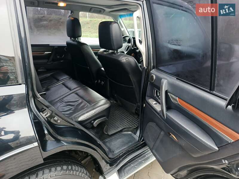 Внедорожник / Кроссовер Mitsubishi Pajero 2008 в Звенигородке