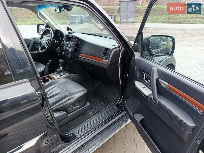 Внедорожник / Кроссовер Mitsubishi Pajero 2008 в Звенигородке