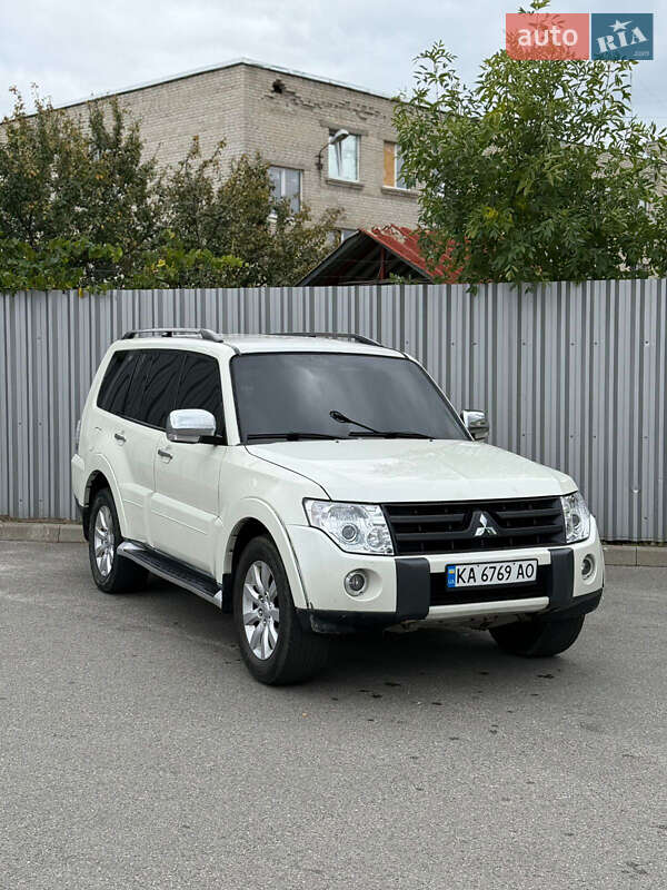 Позашляховик / Кросовер Mitsubishi Pajero 2007 в Києві