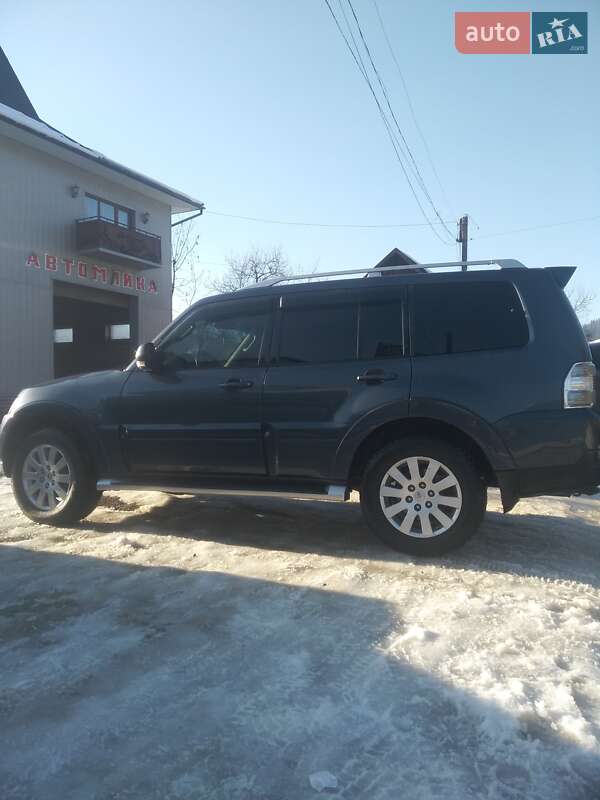 Внедорожник / Кроссовер Mitsubishi Pajero 2008 в Путиле