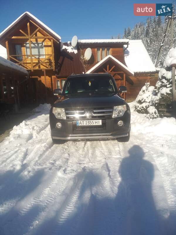 Внедорожник / Кроссовер Mitsubishi Pajero 2008 в Путиле