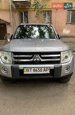 Внедорожник / Кроссовер Mitsubishi Pajero 2008 в Николаеве
