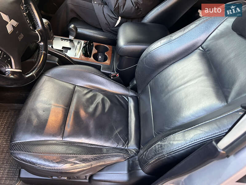 Внедорожник / Кроссовер Mitsubishi Pajero 2008 в Николаеве