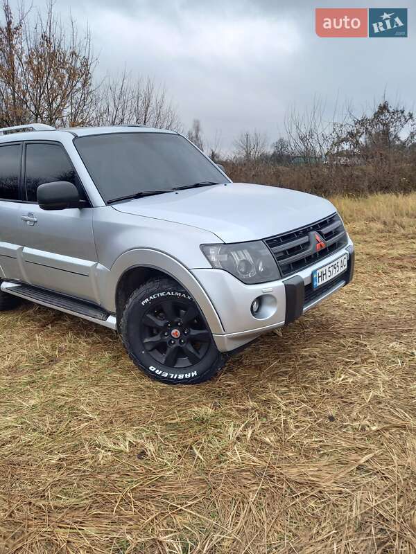 Mitsubishi Pajero 2010
