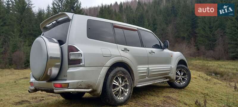 Mitsubishi Pajero 2001