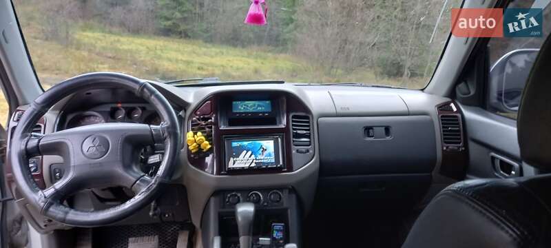 Внедорожник / Кроссовер Mitsubishi Pajero 2001 в Хусте