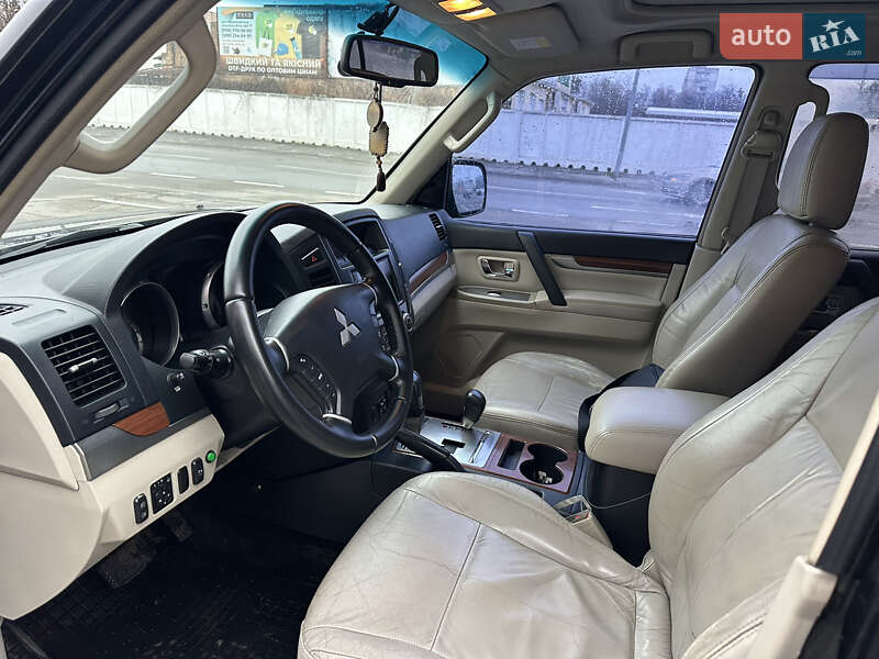 Внедорожник / Кроссовер Mitsubishi Pajero 2007 в Полтаве