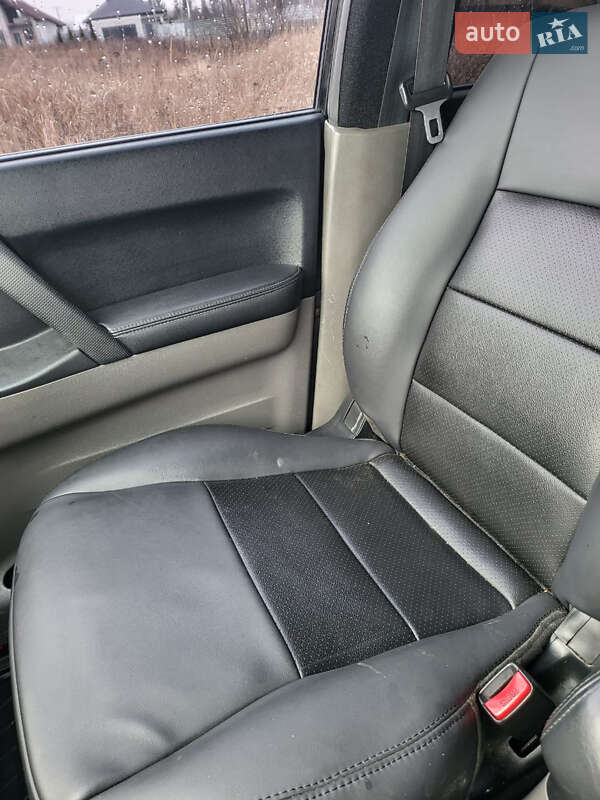 Позашляховик / Кросовер Mitsubishi Pajero 2002 в Львові