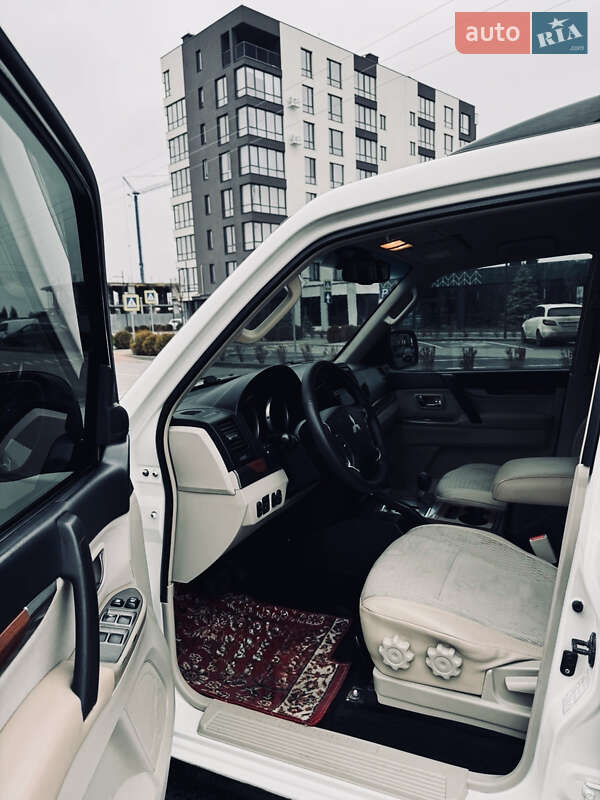 Внедорожник / Кроссовер Mitsubishi Pajero 2007 в Львове