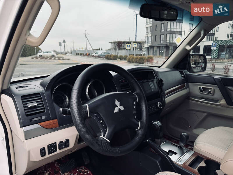 Внедорожник / Кроссовер Mitsubishi Pajero 2007 в Львове