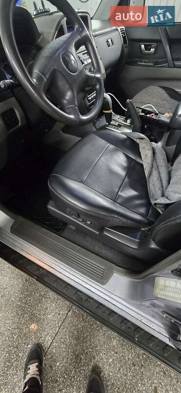Внедорожник / Кроссовер Mitsubishi Pajero 2005 в Черновцах