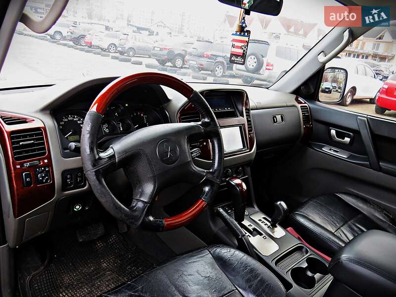 Внедорожник / Кроссовер Mitsubishi Pajero 2006 в Черкассах фото 6 Внедорожник / Кроссовер Mitsubishi Pajero 2006 в Черкассах