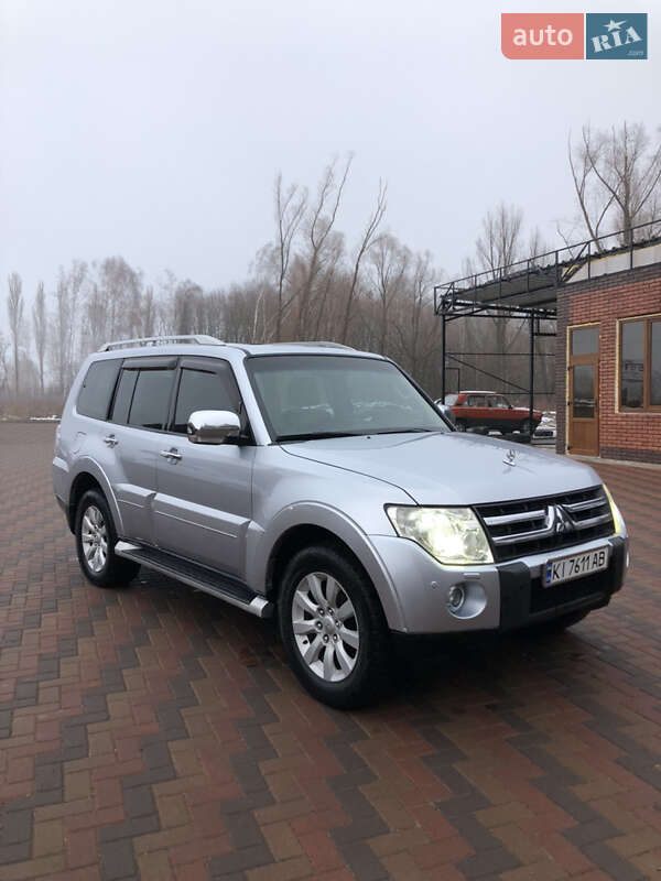 Внедорожник / Кроссовер Mitsubishi Pajero 2007 в Козельце