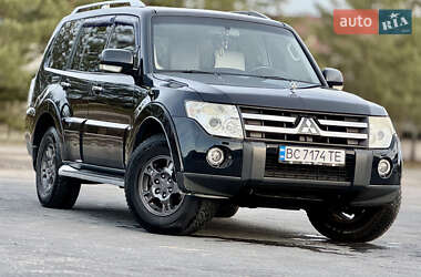 Внедорожник / Кроссовер Mitsubishi Pajero 2007 в Самборе