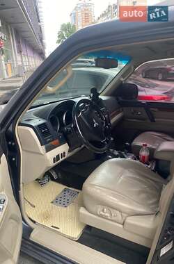 Внедорожник / Кроссовер Mitsubishi Pajero 2008 в Киеве
