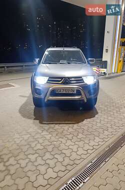 Внедорожник / Кроссовер Mitsubishi Pajero 2013 в Киеве