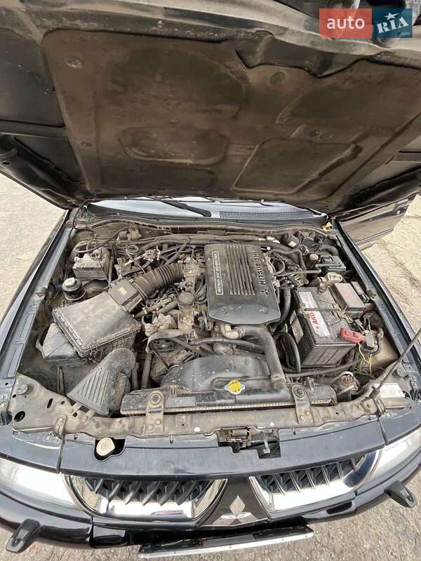 Позашляховик / Кросовер Mitsubishi Pajero 2007 в Сумах