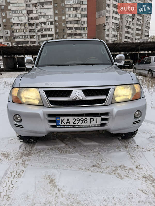 Внедорожник / Кроссовер Mitsubishi Pajero 2006 в Киеве