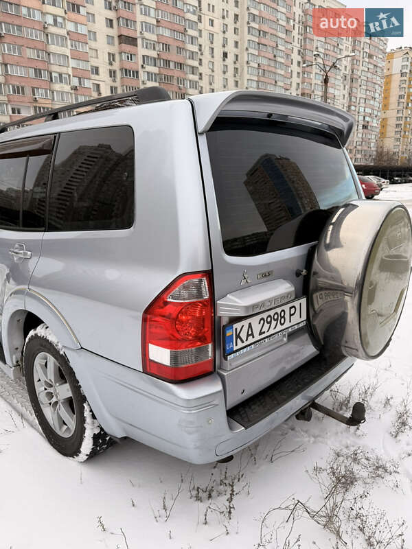 Внедорожник / Кроссовер Mitsubishi Pajero 2006 в Киеве