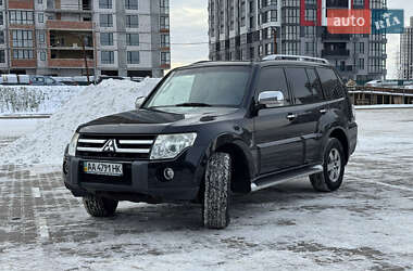 Внедорожник / Кроссовер Mitsubishi Pajero 2008 в Киеве