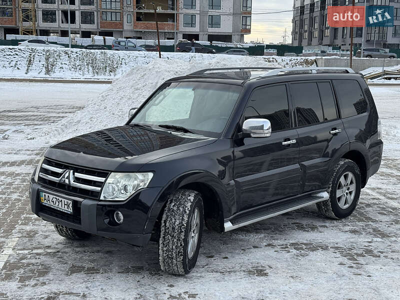 Позашляховик / Кросовер Mitsubishi Pajero 2008 в Києві