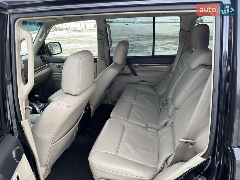 Позашляховик / Кросовер Mitsubishi Pajero 2008 в Києві