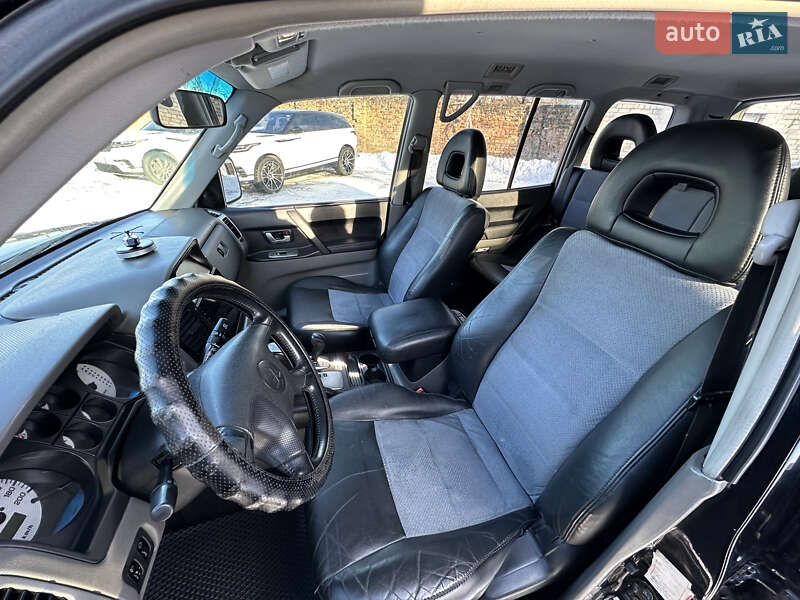 Позашляховик / Кросовер Mitsubishi Pajero 2005 в Дубні