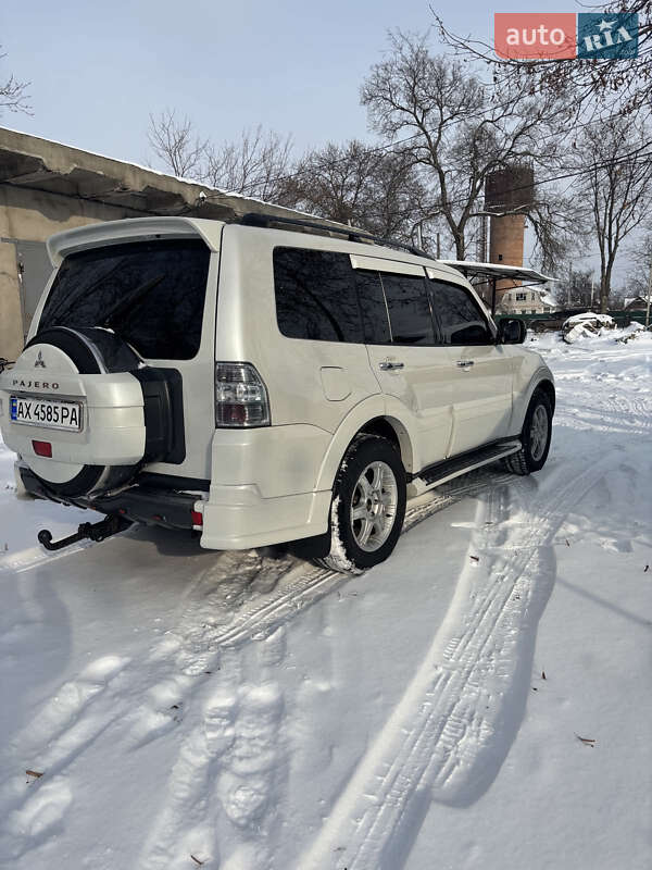 Внедорожник / Кроссовер Mitsubishi Pajero 2007 в Краснограде