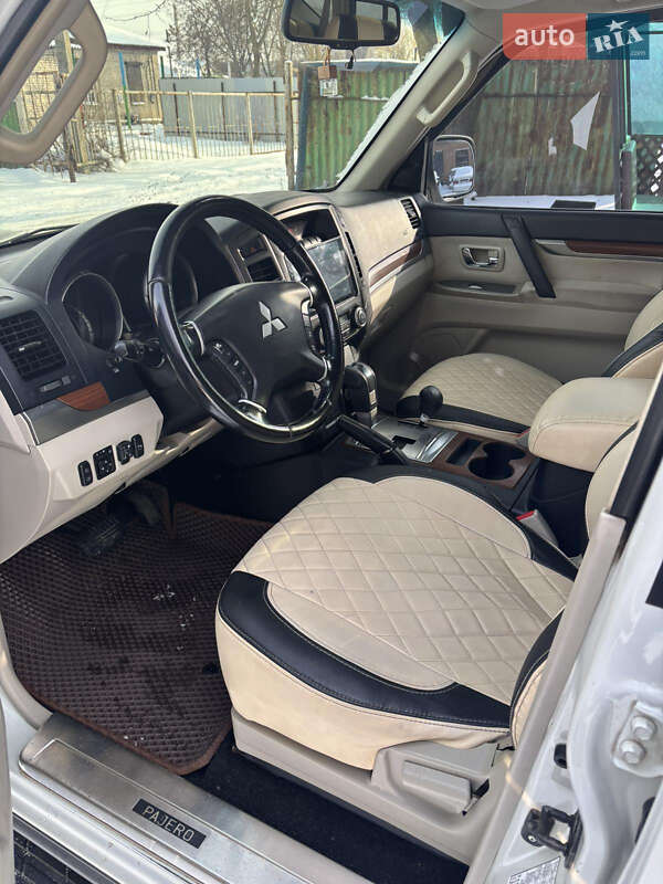 Внедорожник / Кроссовер Mitsubishi Pajero 2007 в Краснограде