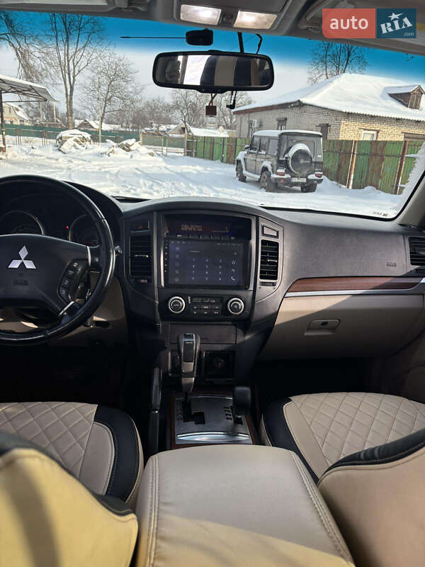 Внедорожник / Кроссовер Mitsubishi Pajero 2007 в Краснограде