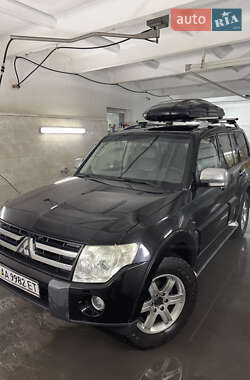 Внедорожник / Кроссовер Mitsubishi Pajero 2007 в Киеве