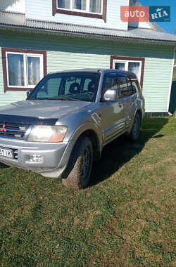 Позашляховик / Кросовер Mitsubishi Pajero 2001 в Чернівцях