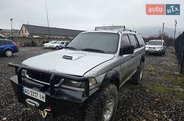 Позашляховик / Кросовер Mitsubishi Pajero 2002 в Хусті
