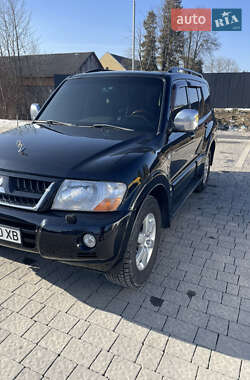 Внедорожник / Кроссовер Mitsubishi Pajero 2005 в Самборе