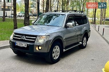 Позашляховик / Кросовер Mitsubishi Pajero 2007 в Києві