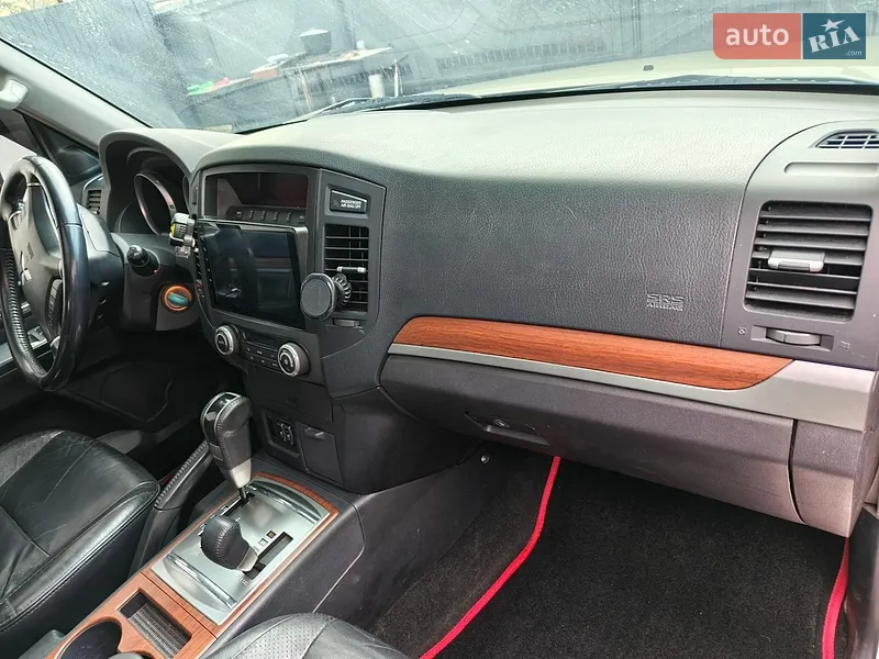 Mitsubishi Pajero 2008 VIN JMBLYV97W8J003011 фото оголошення 11 з 60