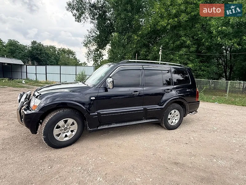 Mitsubishi Pajero 2004