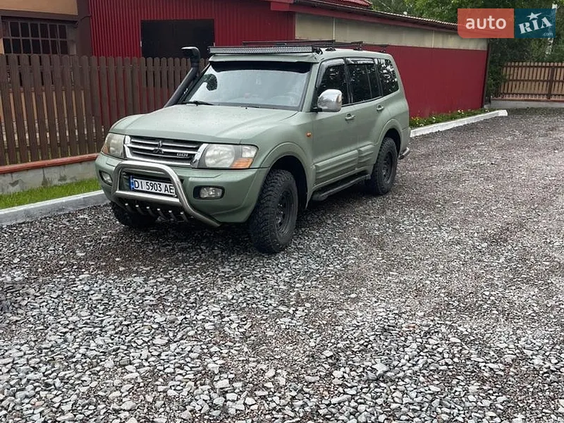 Mitsubishi Pajero 2001