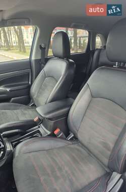 Позашляховик / Кросовер Mitsubishi RVR 2020 в 