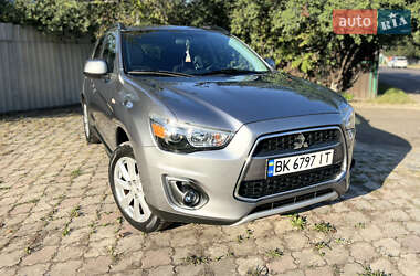 Позашляховик / Кросовер Mitsubishi RVR 2014 в 