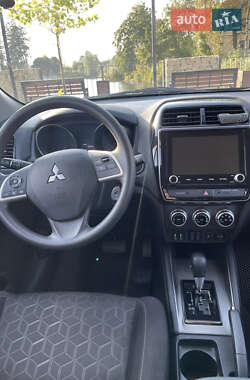 Позашляховик / Кросовер Mitsubishi RVR 2021 в 