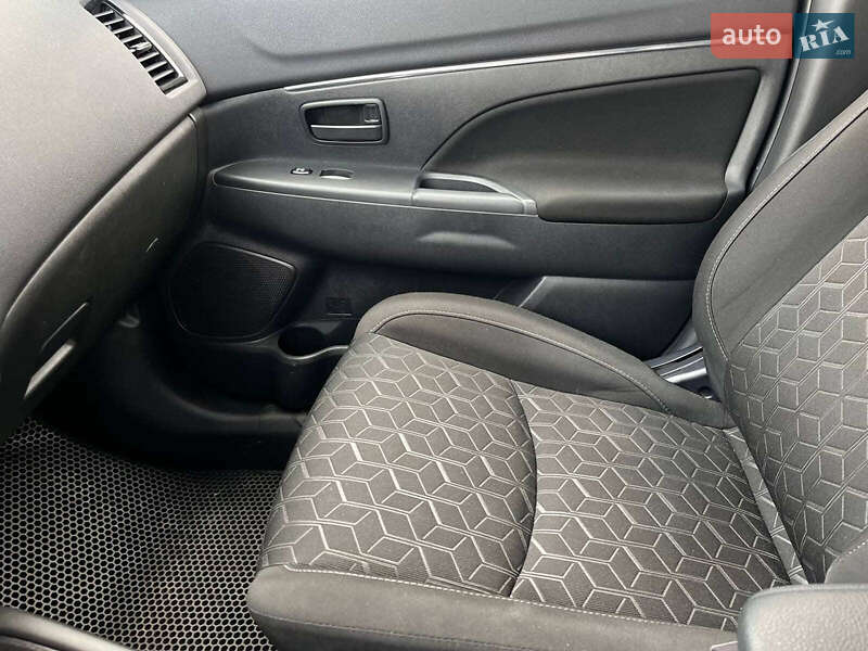 Внедорожник / Кроссовер Mitsubishi RVR 2021 в Львове