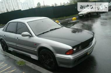 Седан Mitsubishi Sigma 1992 в Киеве